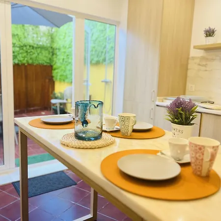 2room Cozy Center Caparica 아파트 *